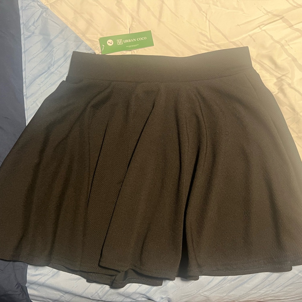 Never worn Black Pleated Skirt